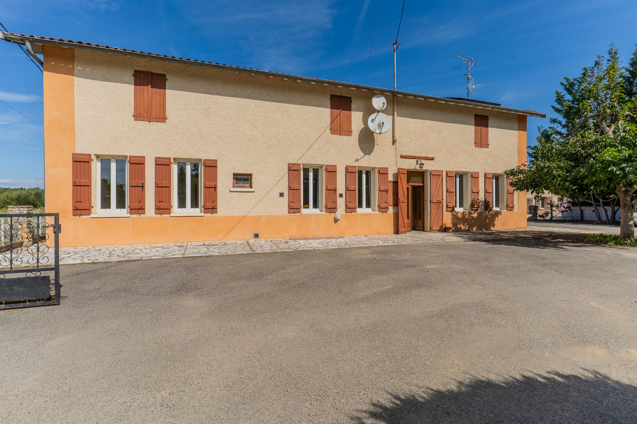 Maison de caractère aux beaux volumes